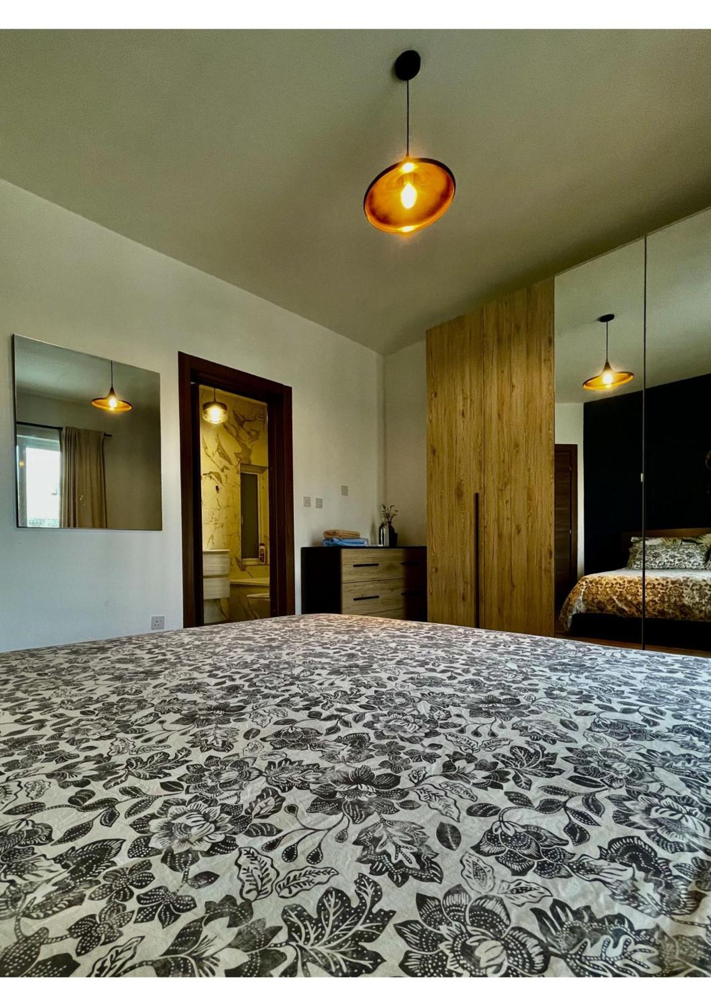 Airport Accommodation Bedroom With Bathroom Self Check In And Self Check Out Air-Condition Included Mqabba Zewnętrze zdjęcie