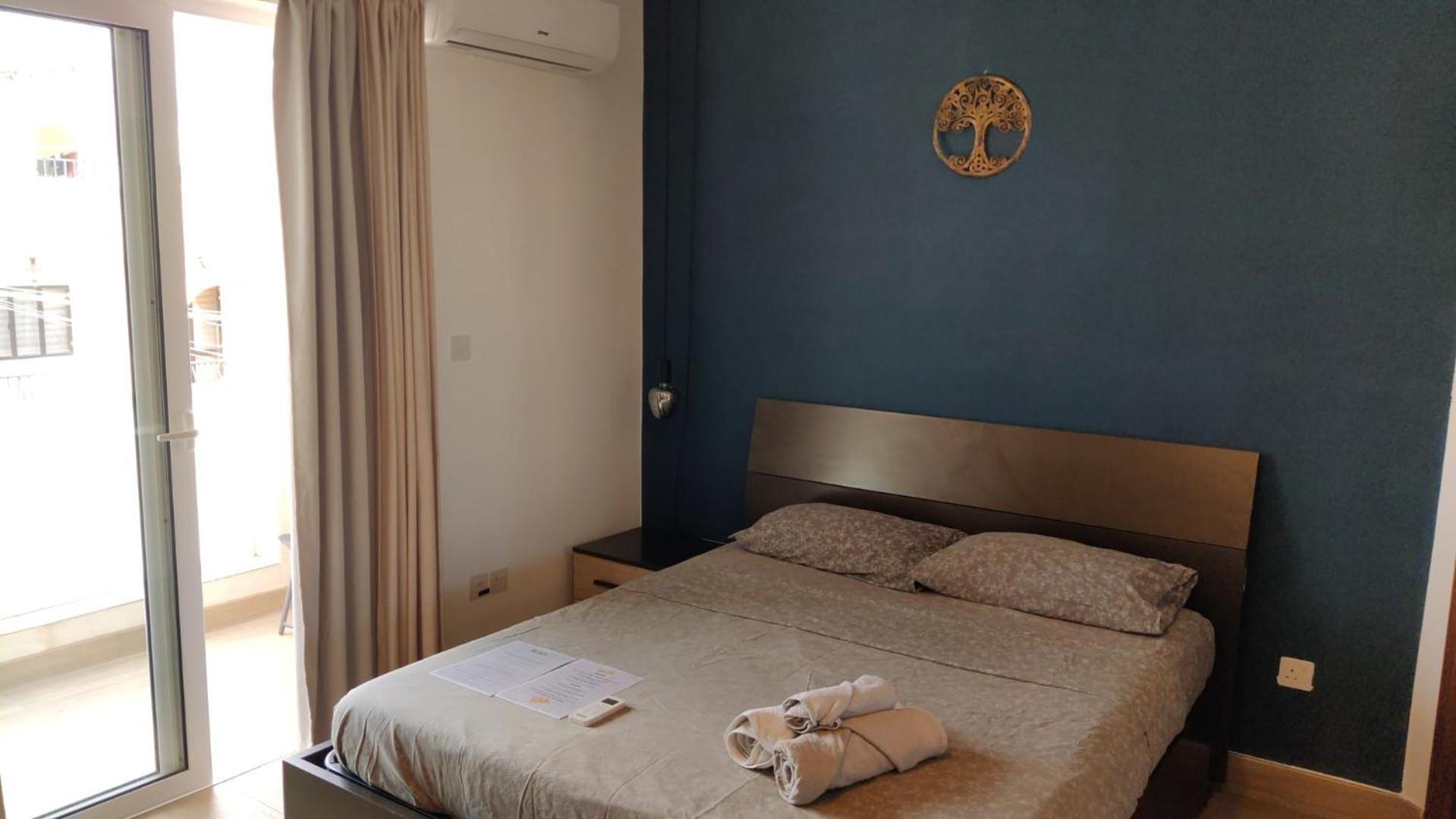 Airport Accommodation Bedroom With Bathroom Self Check In And Self Check Out Air-Condition Included Mqabba Zewnętrze zdjęcie